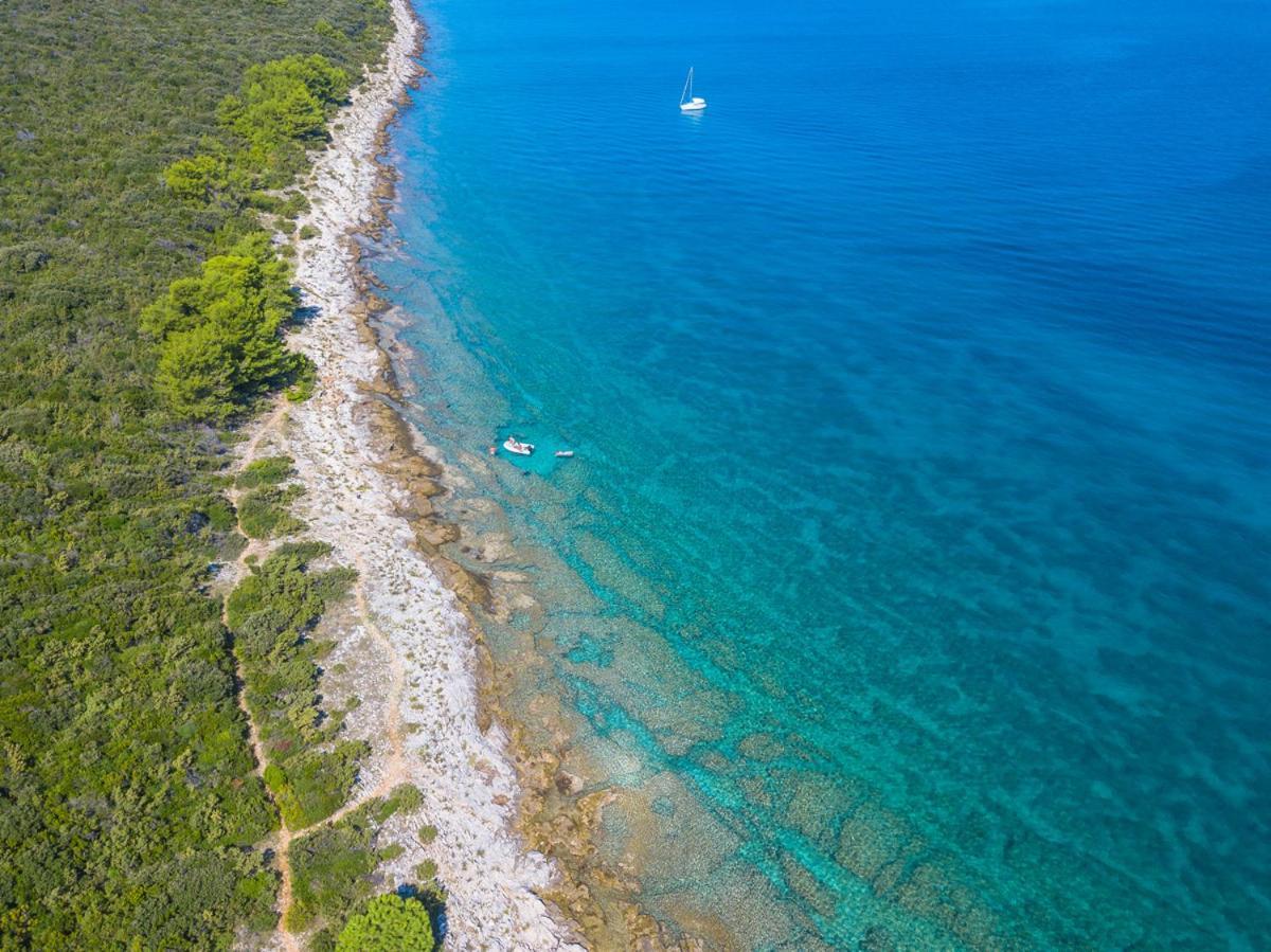 Caravan Near The Sea 2 Ugljan Dış mekan fotoğraf