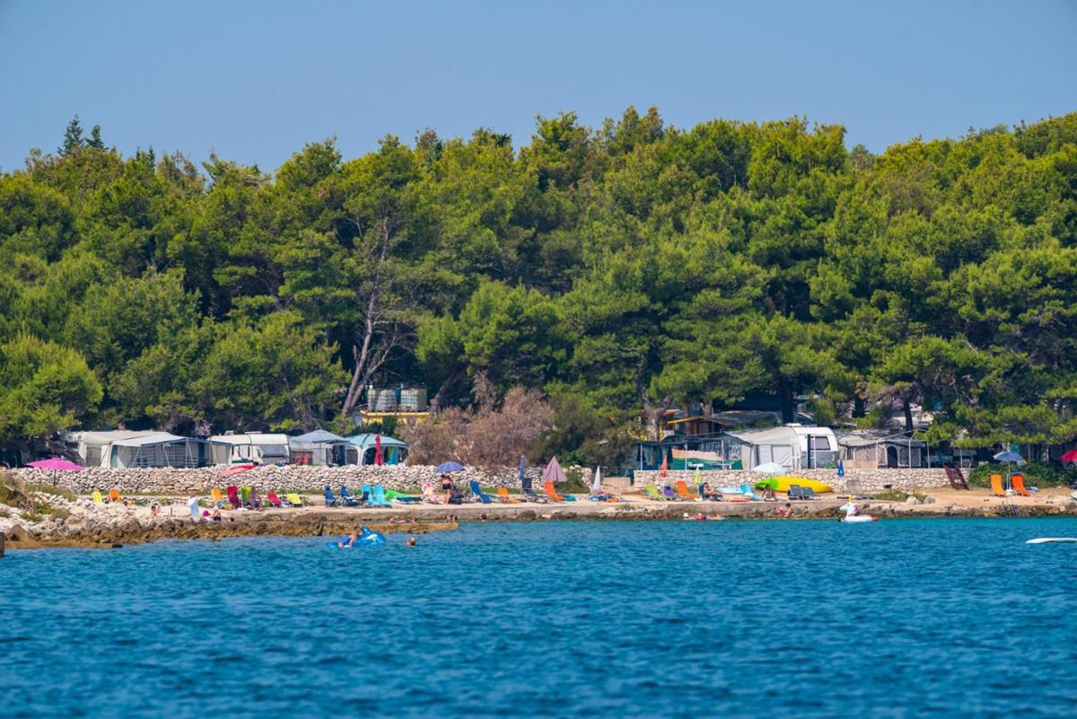 Caravan Near The Sea 2 Ugljan Dış mekan fotoğraf